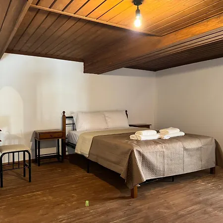Katoi - Traditional House Apartman