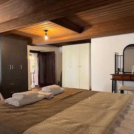 Katoi - Traditional House Apartman Panajía
